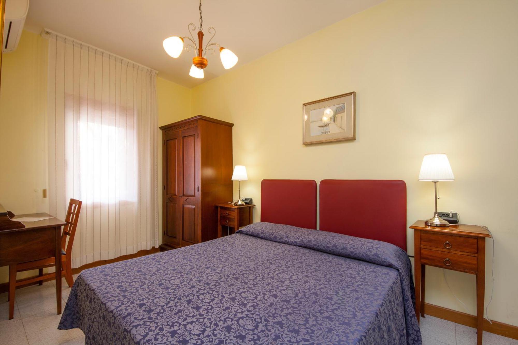 Double Room with Private Bathroom,446303736:JPEG
